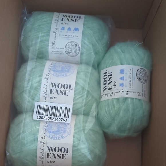 Lion Brand Wool Ease Aire Yarn - Sweet Mint   4 skeins - Picture 1 of 5